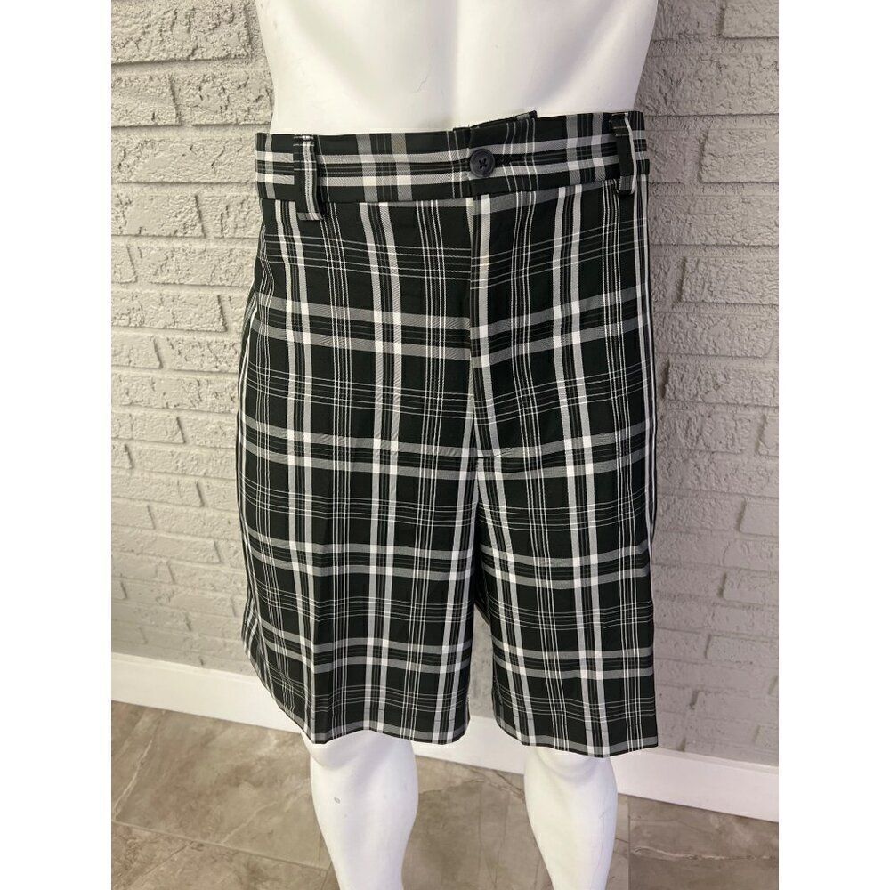 Oak Hill Men Black Plaid Shorts Size 46